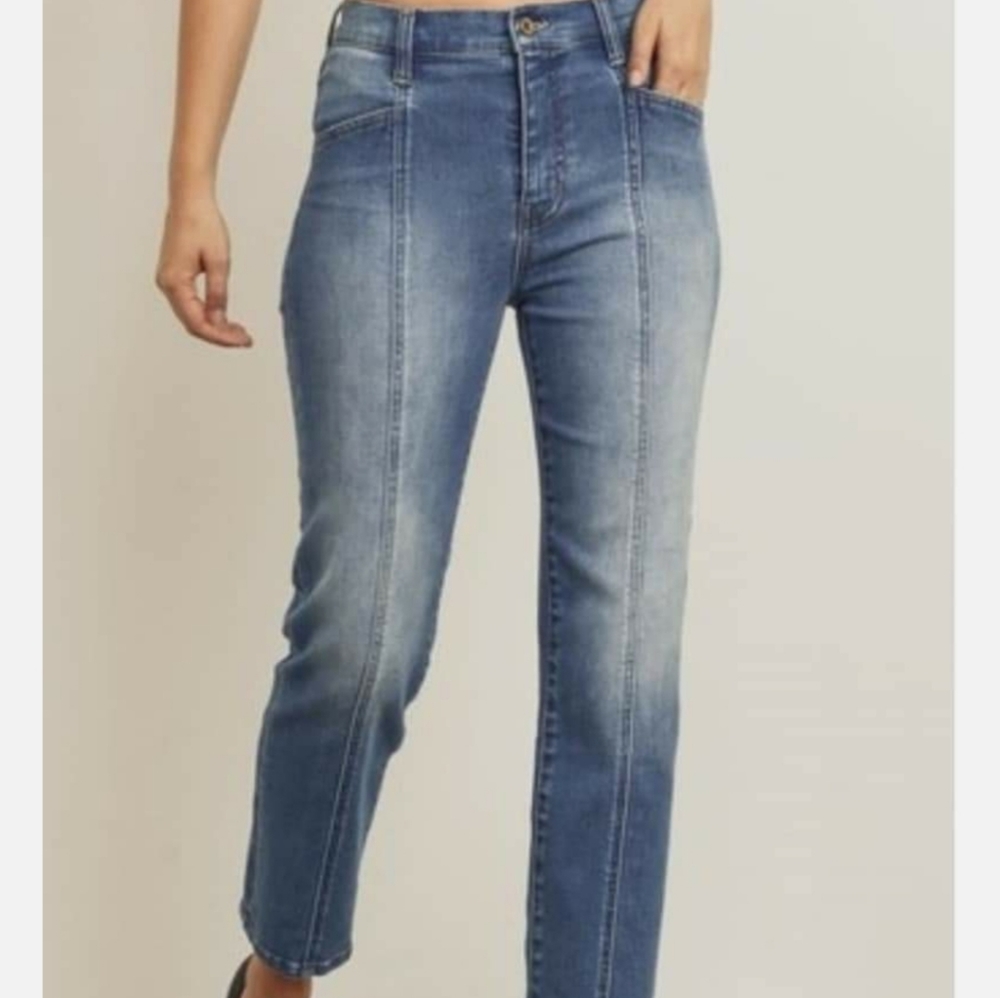 NEW- KENDALL AND KYLIE JOSIE CARPENTER JEANS